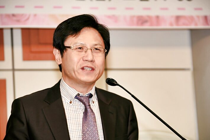 웨신총회 부총회장 이재갑 목사.jpg