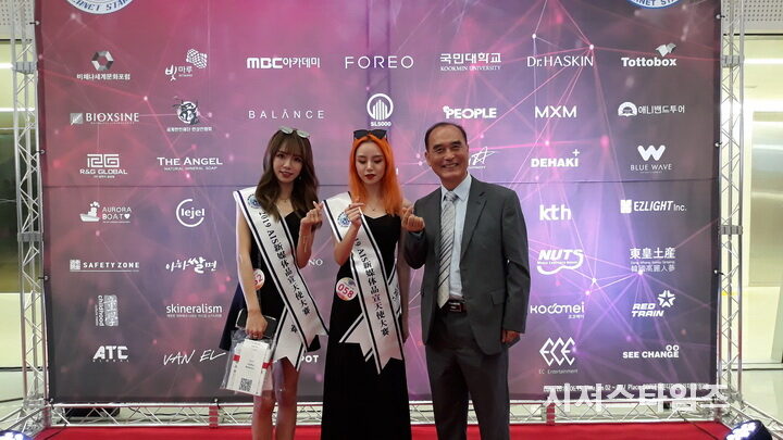 190615_1345(왕홍들)-01.jpg