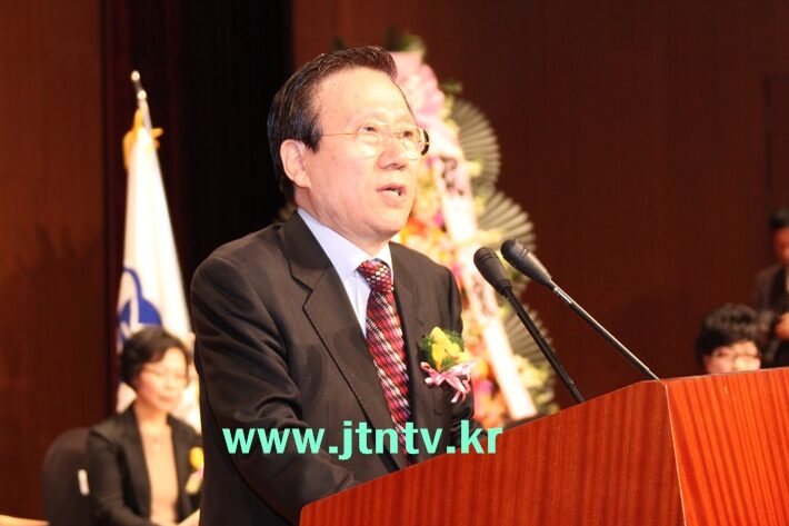 홍재철목사 취임행사 028 복사06.jpg