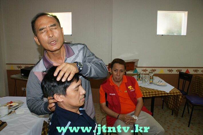 120114 Conqrs Healg-VP-Ric Llamas 복사3.jpg