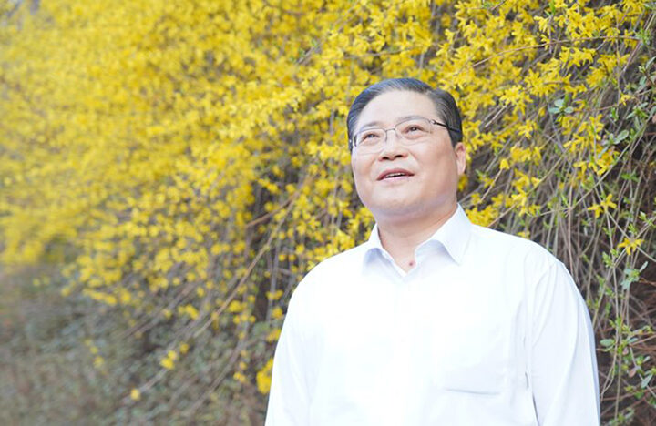 개나리꽃에 취한 소강석 목사2-2.jpg