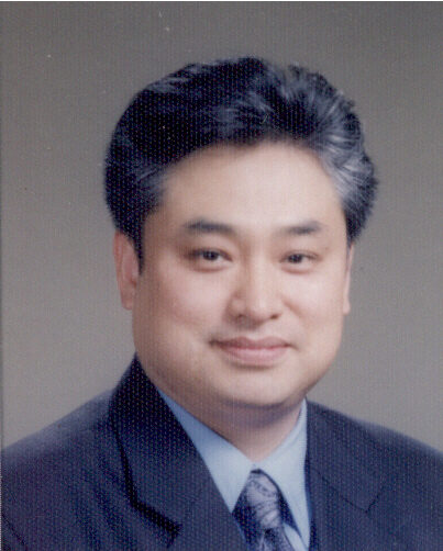 2 김창룡목사님.jpg