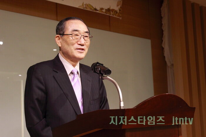 총장 박형용 박사1.jpg