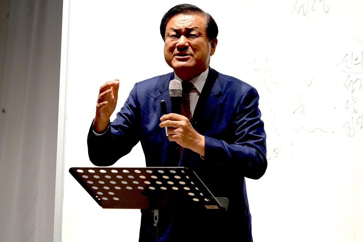 강사 장경동 목사.jpg