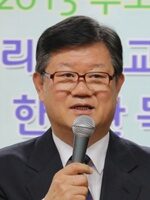 논찬하는 최한주 목사.jpg