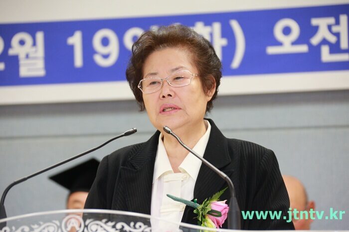 웨민대 총장취임005.JPG