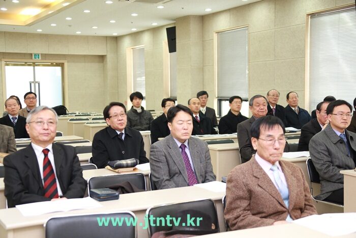 웨민대 총장취임006.JPG