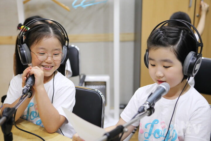 3. CTS JOY어린이영어합창단 라디오 체험03.jpg
