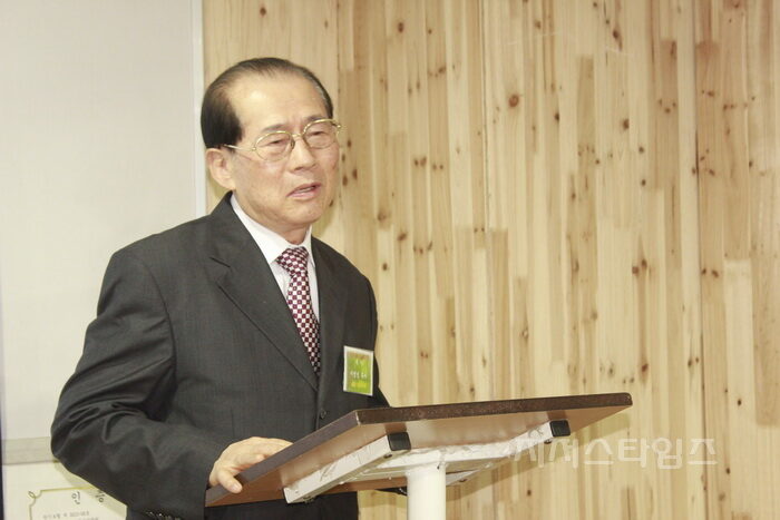 한보협 대표회장 이범성 목사.jpg