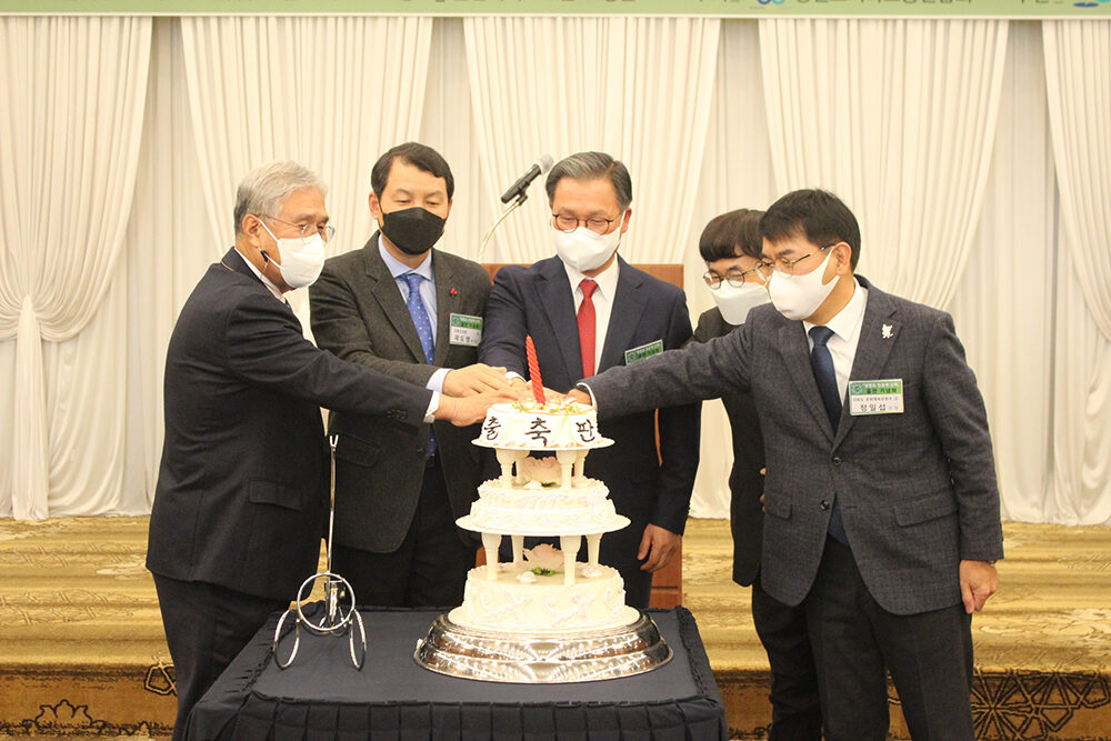 9. 축하케잌 커팅(주요내빈)07.jpg