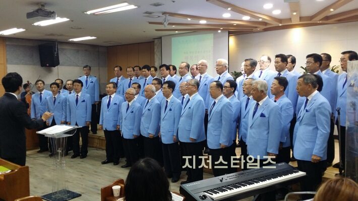 부천 장로합창단 연주02.jpg