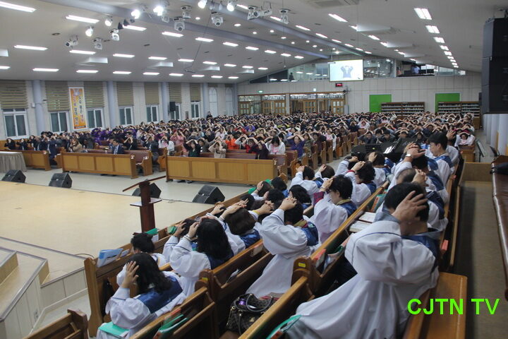 10. 안수기도.JPG