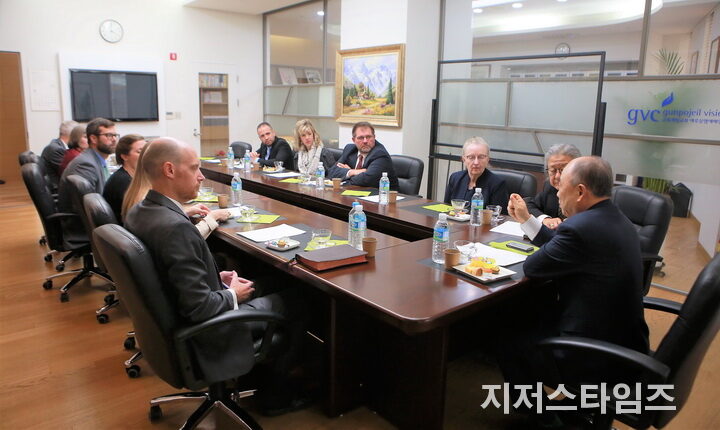 사진2-02.jpg