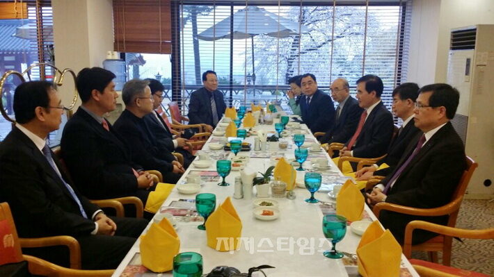춘천성시화지도자모임참석자들03.jpg