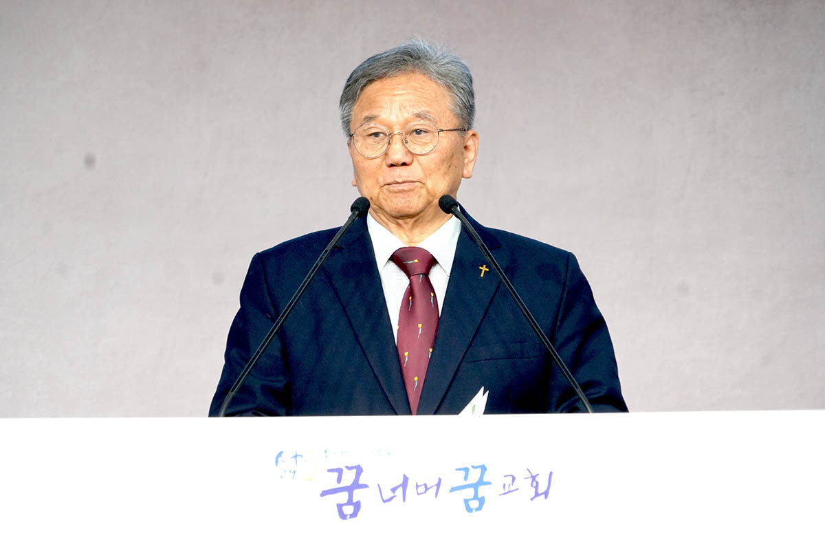 발행인 정기남 목사.jpg