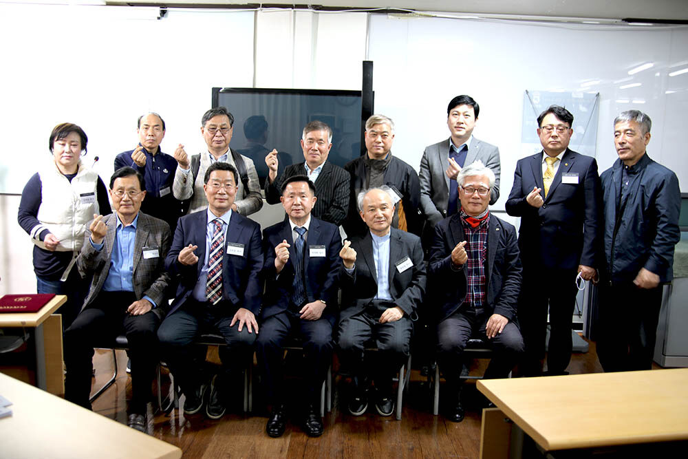 단체사진.jpg