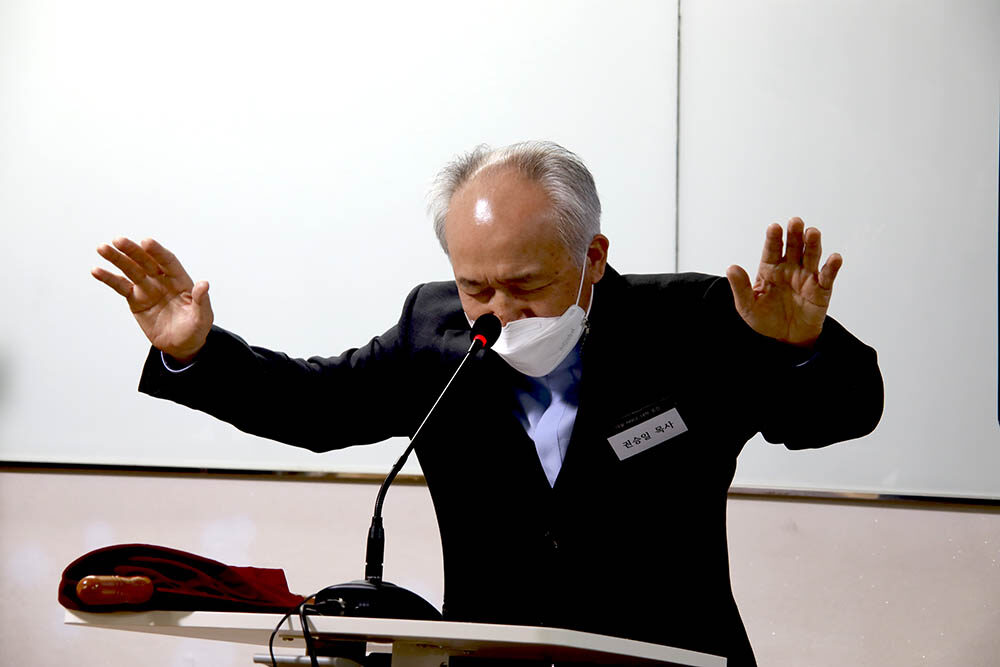 축도 권승일 총장.JPG