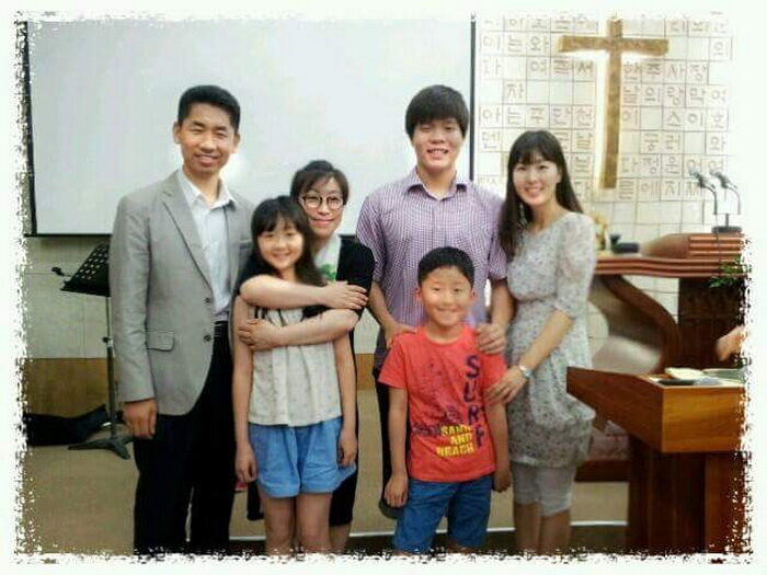 로봇다리 세진이와 함께한 박상수 목사03.jpg