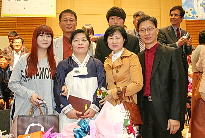 취임자 표민자 권사와 함께-002.jpg