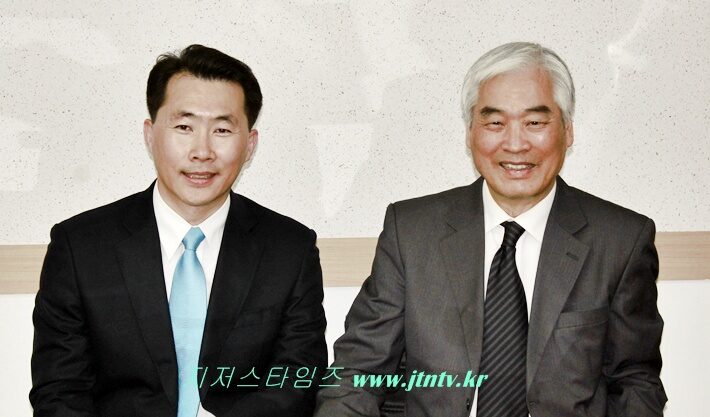 담임 방석진 목사 원로 최병학 목사.jpg
