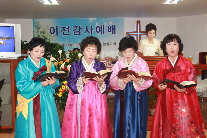 하늘샘교회이전예배004.jpg