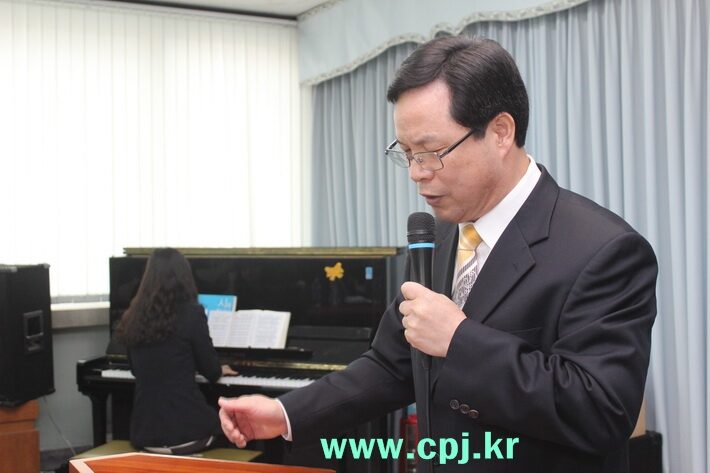 사무총장 반정웅 목사 복사.jpg