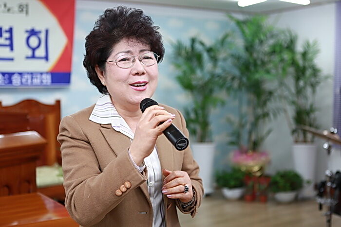 특송 유윤주 목사002.jpg