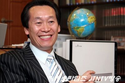 설동욱_목사님 복사4.jpg