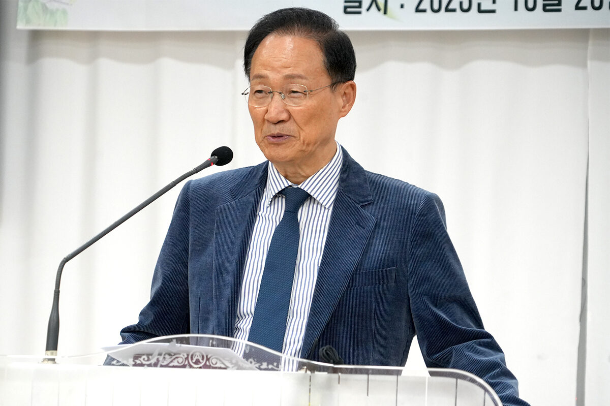 4 설교 자문 이춘복 목사.jpg