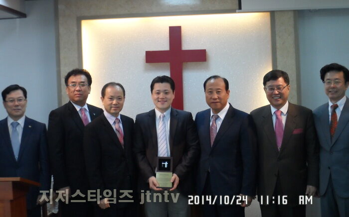 송상원 기자 인권보도상 수상2.jpg