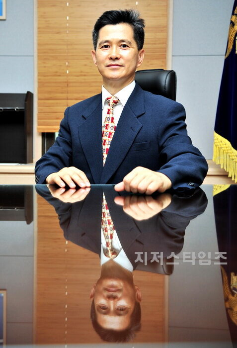 윤경식_교정본부장01.jpg