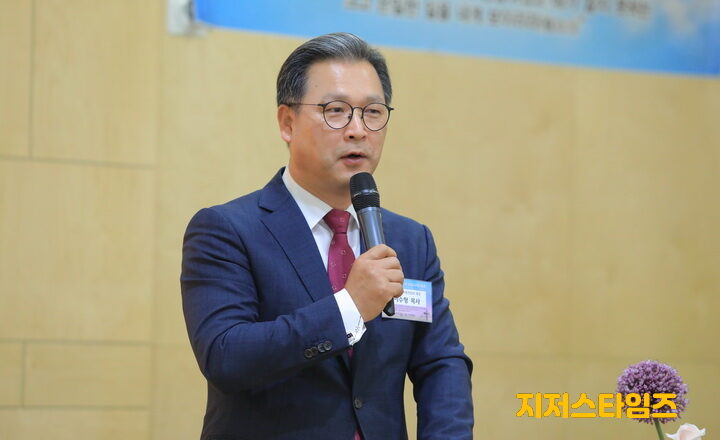 6. 인사말 이수형 목사(강원도기독교총연합회장)-03.JPG