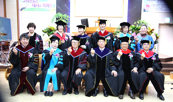 학위수여 단체사진.jpg