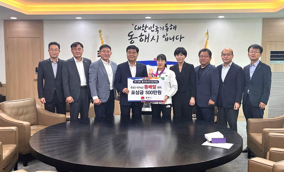 2. 제19회 항저우아시안게임 동해시청 직장운동경기부 유도팀 박은송, 사격팀 김란아 동메달 획득.jpg