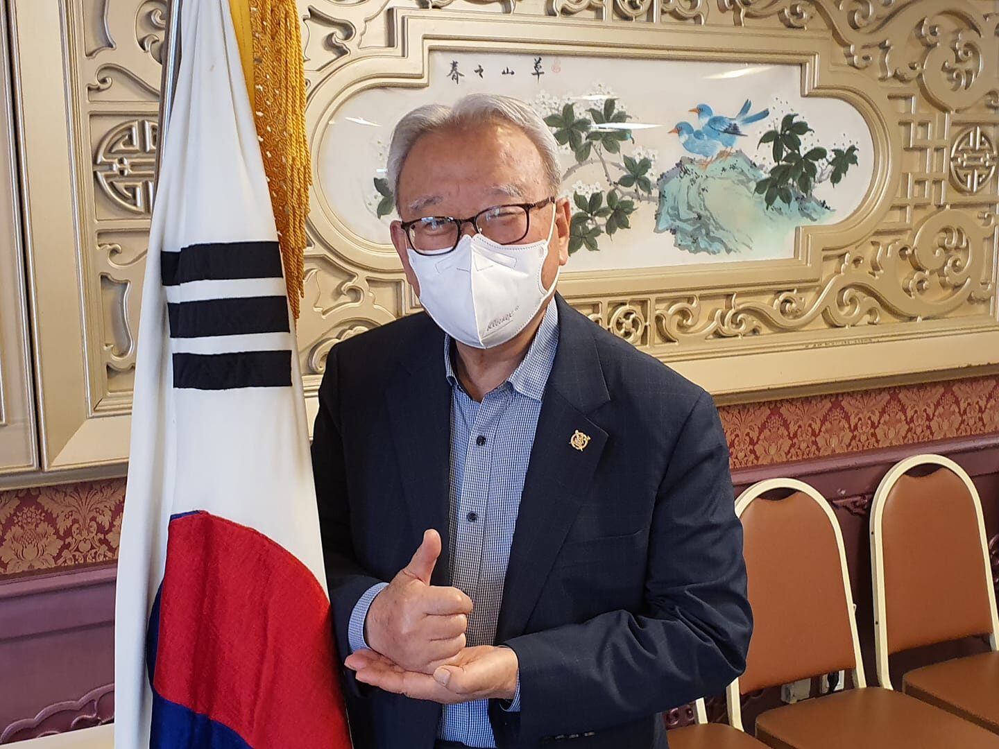 청송 박명윤 박사 마스크 사진.jpg