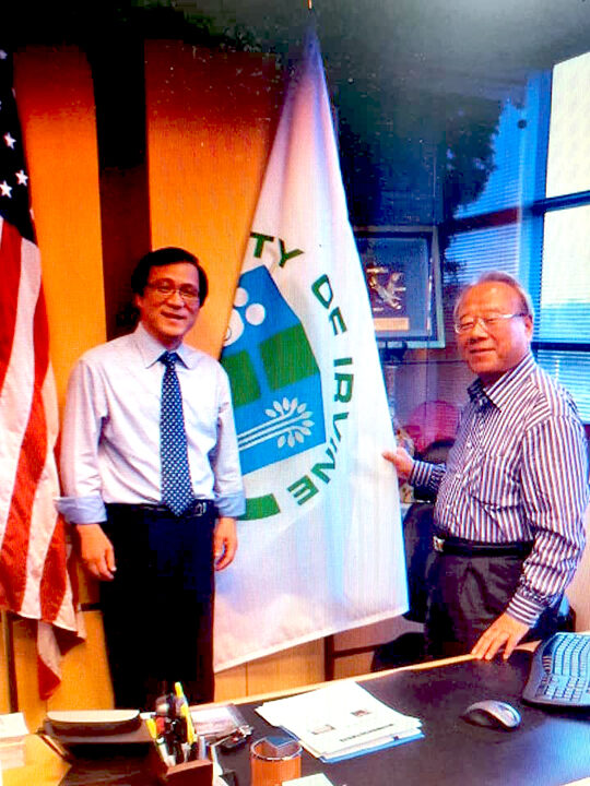 박명윤 한국PTC 총재(우) 강석희 LA TPC 회장(좌)-01.jpg