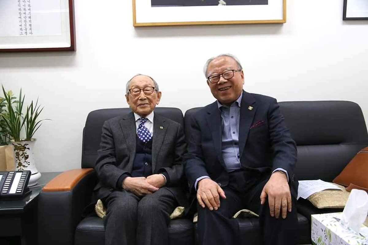 김형석 교수님과 필자(연세대학교회)1.jpg